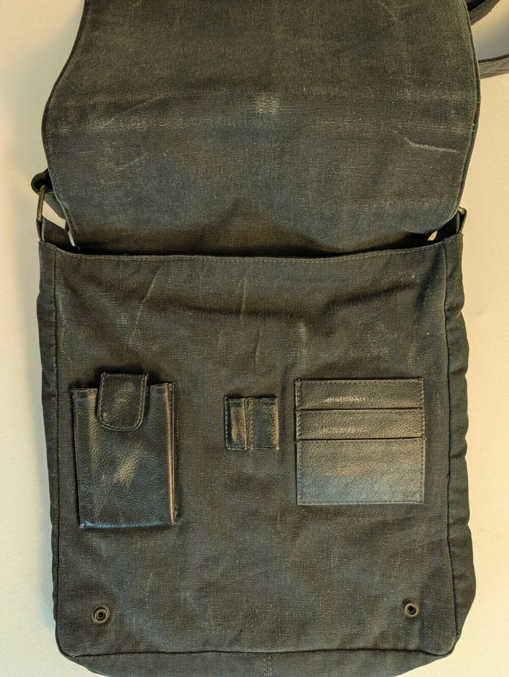 Classic Wilsons Leather Black Messenger Bag – Distressed Vintage Style